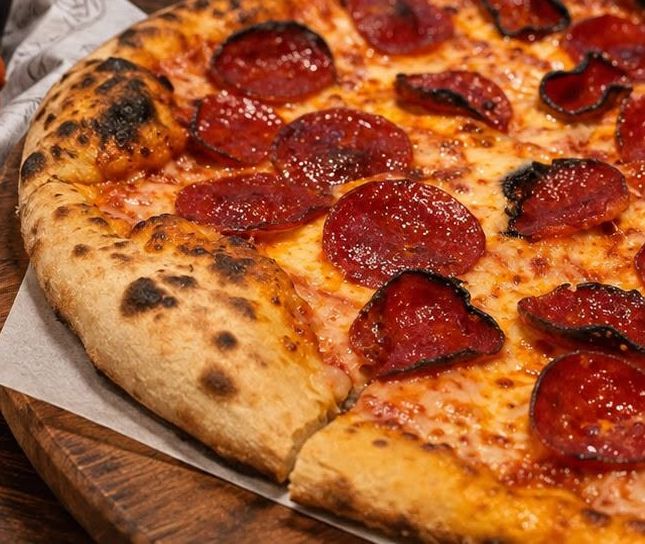 Pizza de pepperoni de horno de 91 Forno